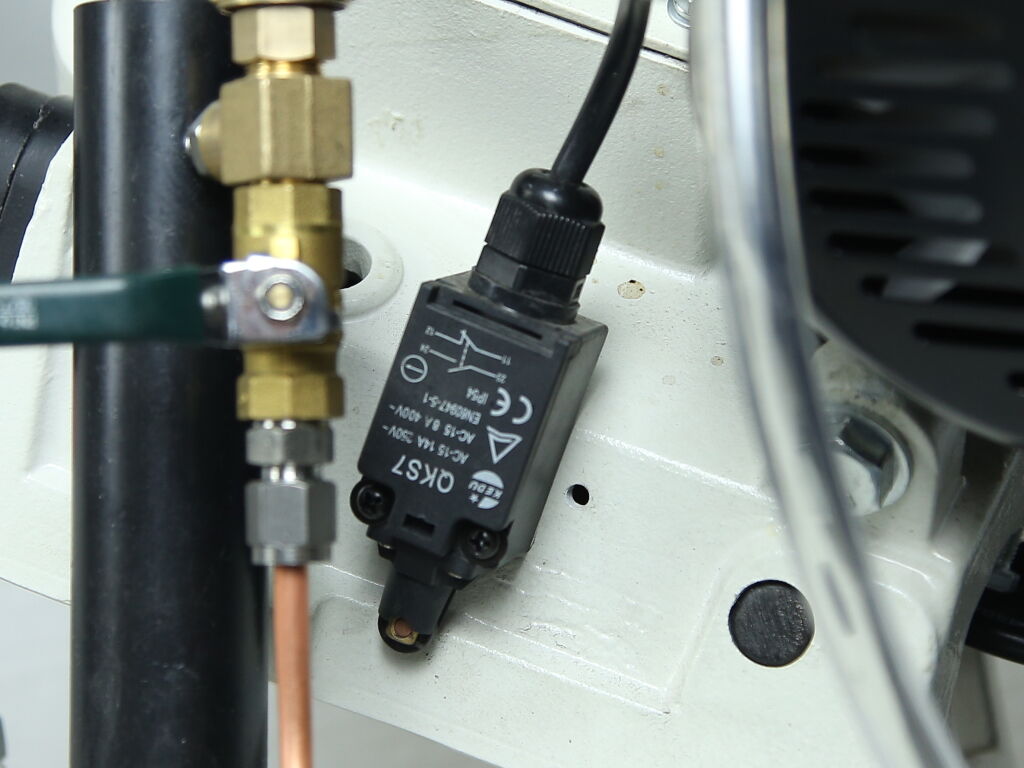 Ленточнопильный станок с гидроразгрузкой MetalMaster BSM-128HDRC 380V