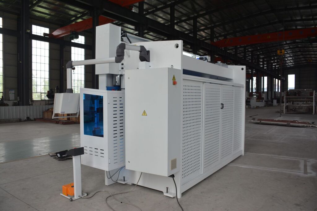 Вертикальный листогибочный пресс CNC-PBA 170x2600 с ЧПУ DELEM DA-66T