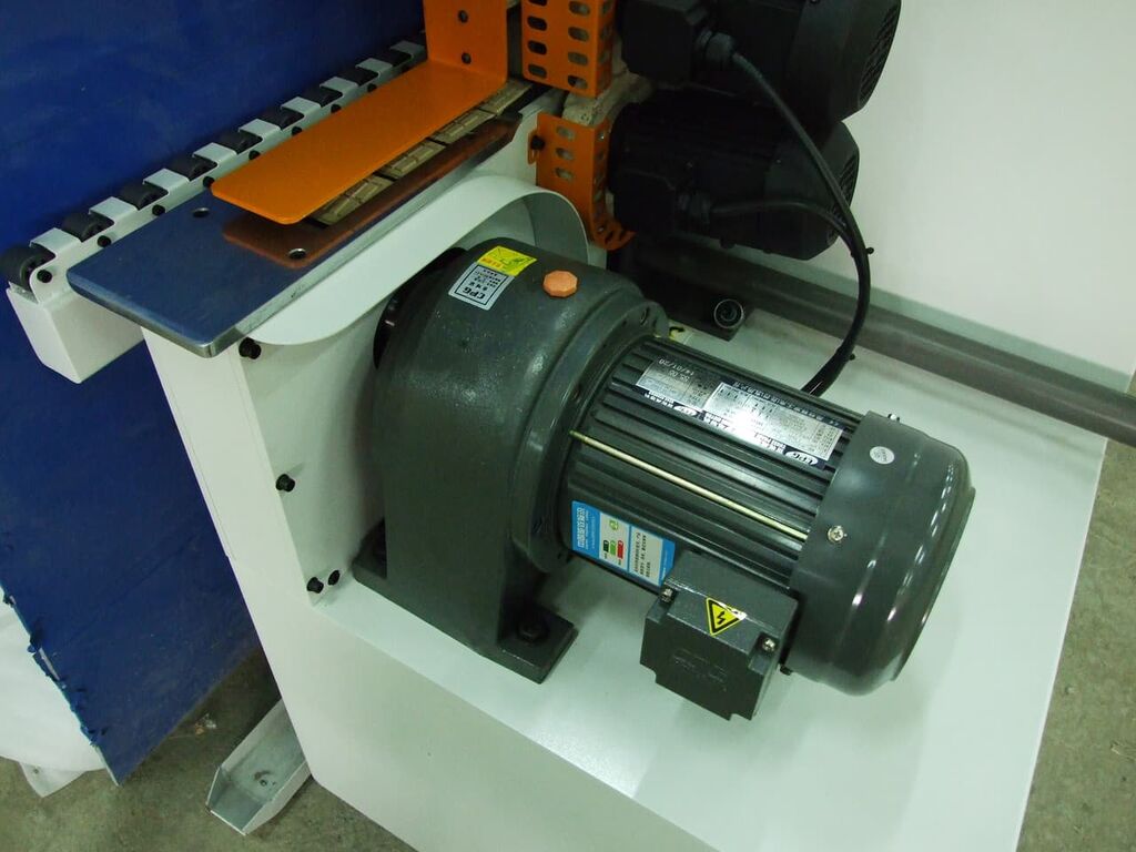 Автоматический кромкоблицовочный станок LTT WDX-323J