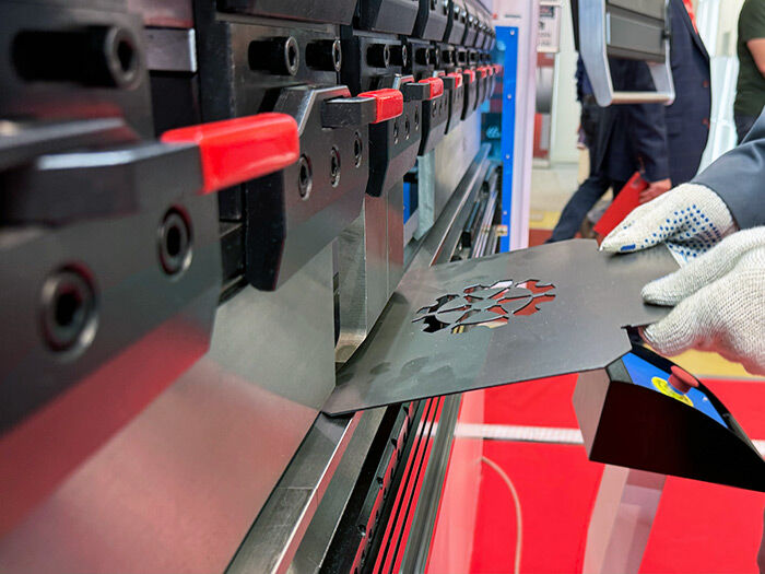 Вертикальный листогибочный пресс CNC-PBA 63х2500 с контроллером ESA630