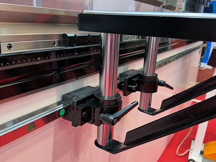 Вертикальный листогибочный пресс CNC-PBA 63х2500 с контроллером ESA630