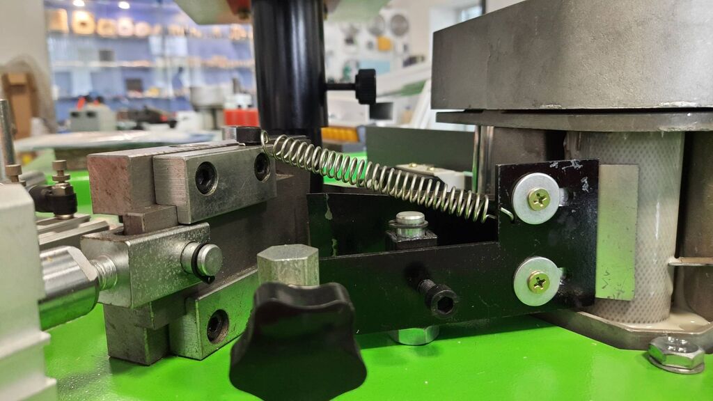 Кромкооблицовочный станок DELTAMACHINERY DM-112