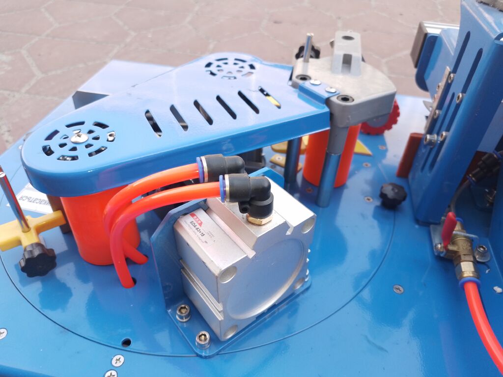 Кромкооблицовочный станок DELTAMACHINERY DM-117 PRO