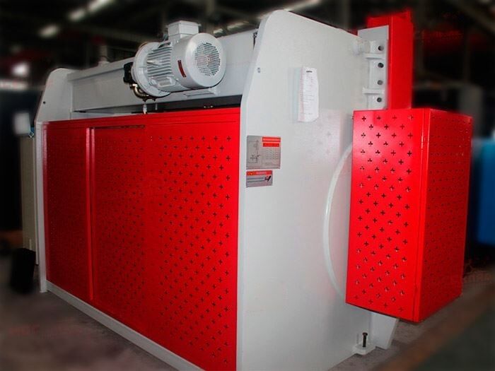 Вертикальный листогибочный пресс WC67Y-125T/4000