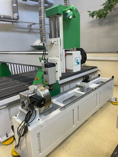 Фрезерно-гравировальный станок с чпу WoodTec HR 1325TC