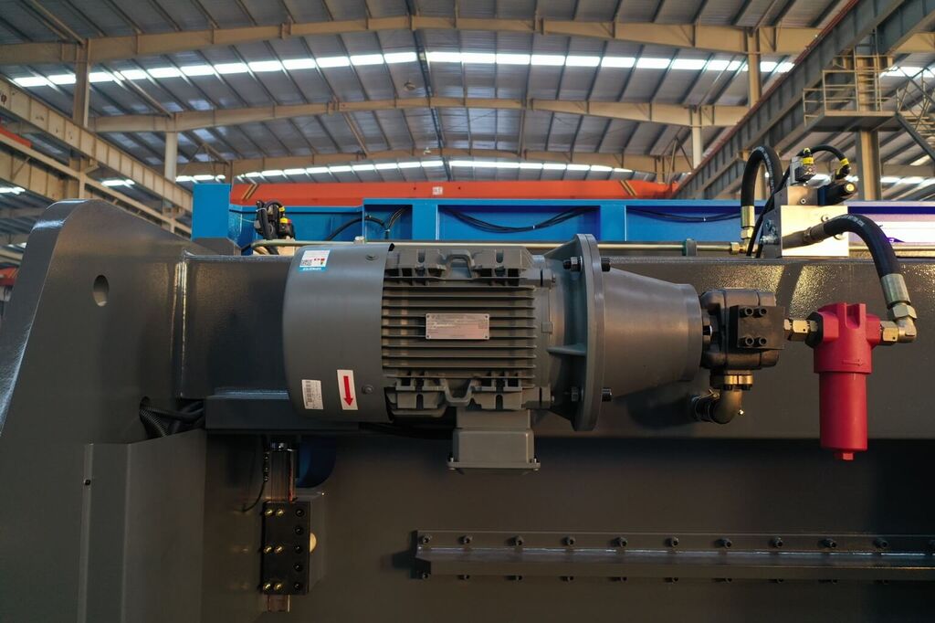 Листогибочный пресс с ЧПУ МТ-15 MetalTec HBС 110/2500