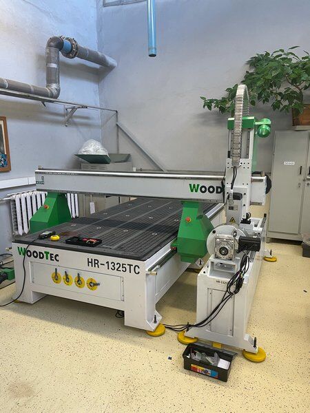 Фрезерно-гравировальный станок с чпу WoodTec HR 1325TC