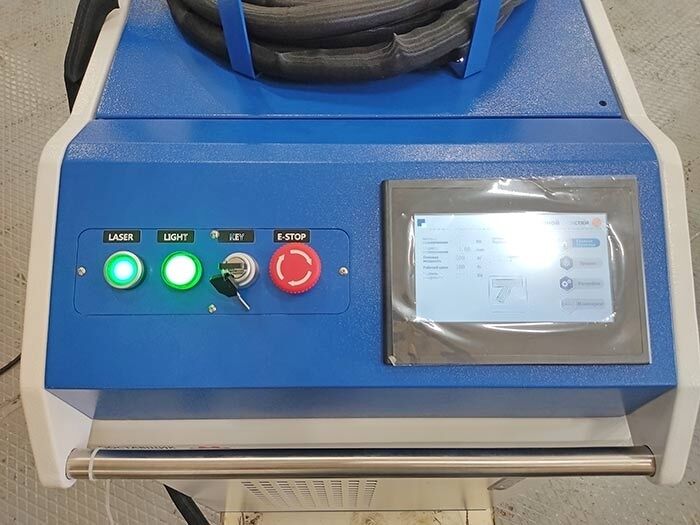 Аппарат лазерной сварки KY-W-HW1500-C 1.5кВт Raycus 3в1 (резка, сварка, очистка) с механизмом подачи проволоки и водным охлаждением