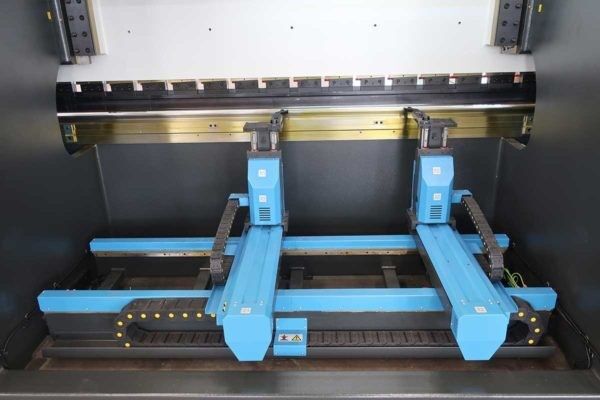 Листогибочный пресс с ЧПУ ESA630S MetalTec HBC 135/3200